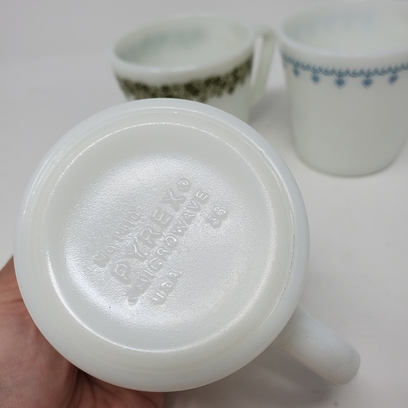 COPY - VTG Pyrex Milk Glass Coffee Mugs Butterfly Gold/Spring Blossom/Snowflake… - Picture 5 of 8